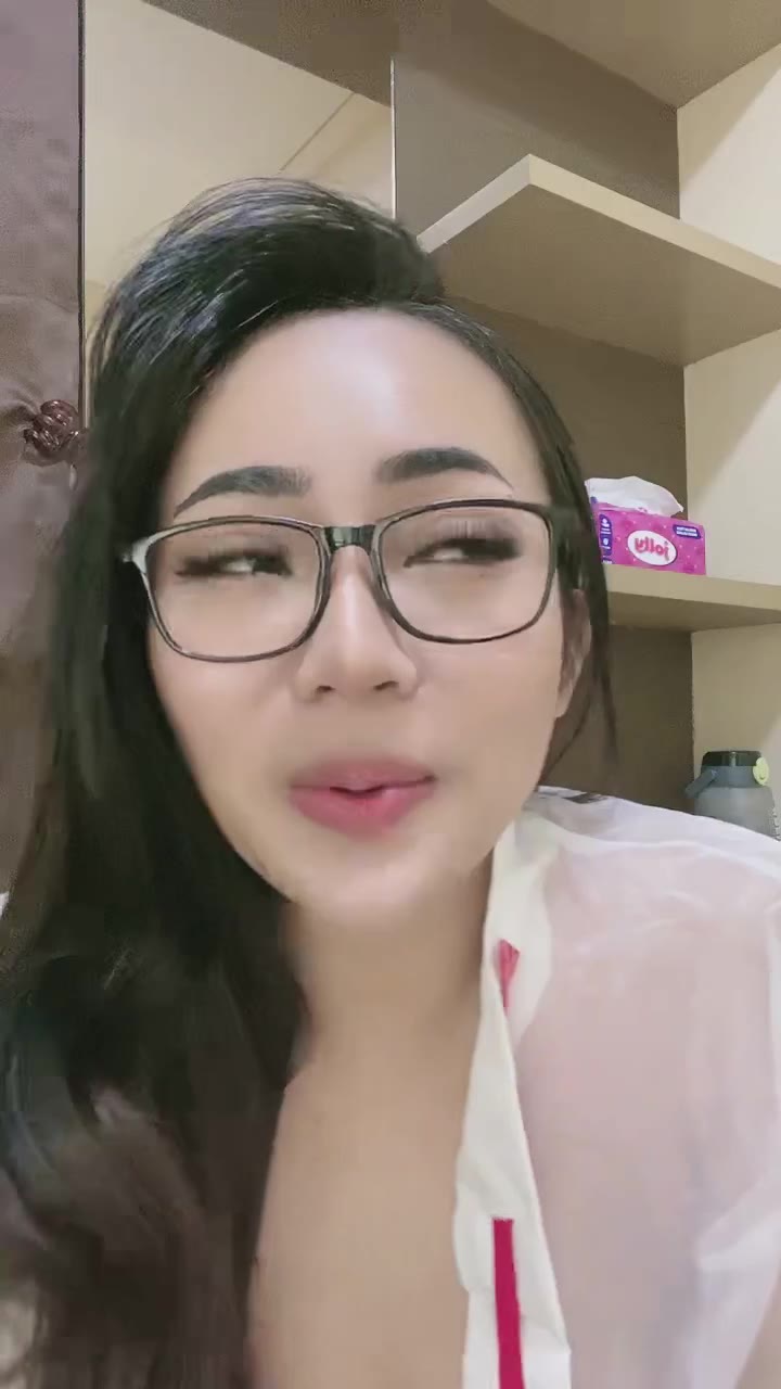 Mau Tidur Yubicu Pamer Toket Dulu ID 19537156 Mango