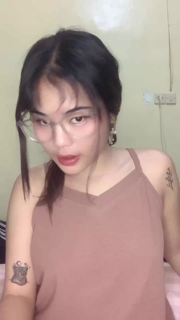 Si Cantik Kacamata Bebbyyy Sudah Berani Spill Uting HOT51