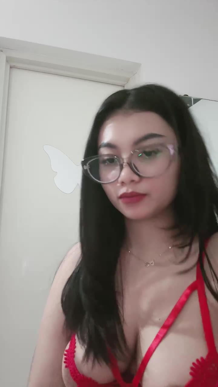 Tali Merah Ganas Dara Semakin Bahenol ID 91833952 Mango