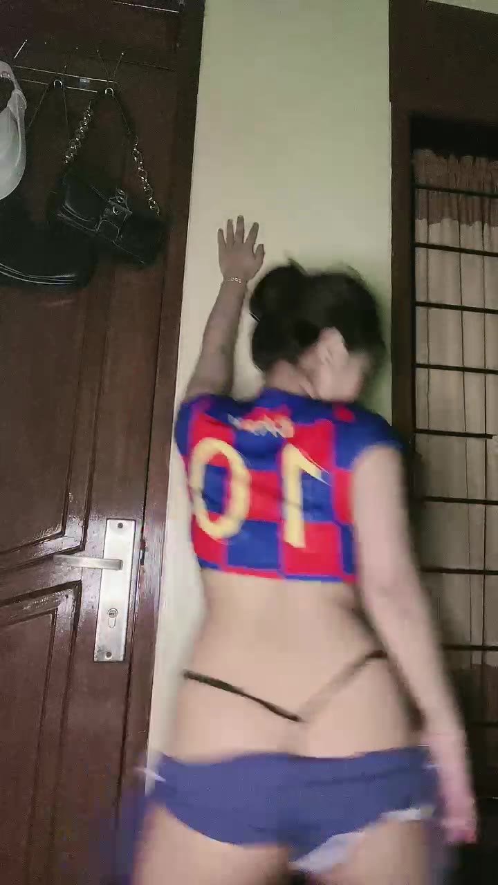 Cewek Bondol Cantik Jago Twerking Pantat Montok Mango